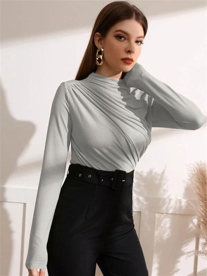 Damen Figurbetontes Langarmshirt mit seitlichem Drapieren und Stehkragen – Avérine