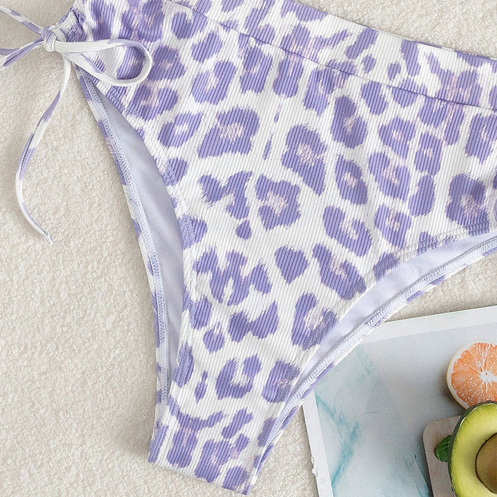 Damen Hochgeschnittener Bikini mit verspieltem Leopardenmuster Echo Archiv