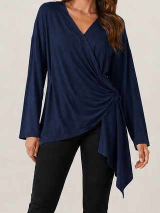 Damen Wickelshirt mit seitlicher Knotenpartie, V‑Ausschnitt und asymmetrischem Saum – Avérine