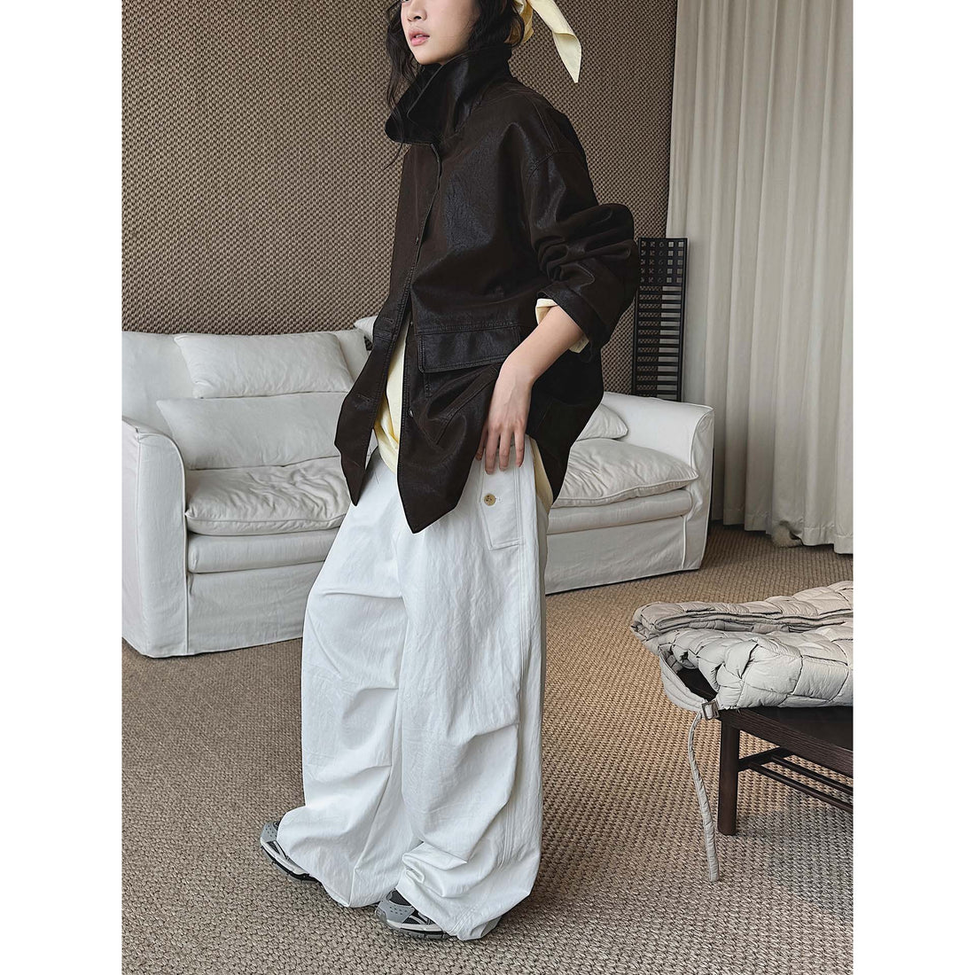 Damen Oversize Kunstleder-Hemdjacke mit breitem Kragen und Pattentaschen Echoarchiv