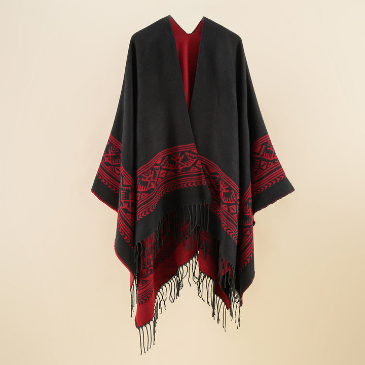 Damen Capeponcho mit geometrischer Jacquardbordüre, offenem V-Ausschnitt und Fransensaum – Montévia