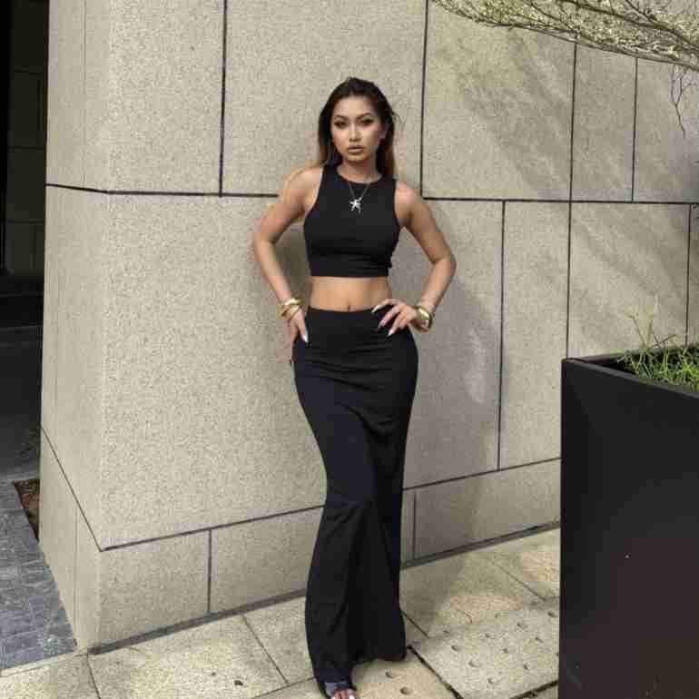Damen Elegantes und figurbetontes Halbarm-Top mit hohem Schnitt und passendem Rock Echo Archiv