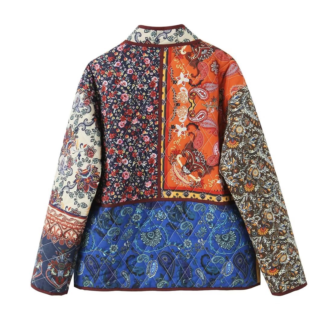 Damen nan Boho-Quiltjacke mit Patchwork‑Print, gesteppter Innenlage und aufgesetzten Klappentaschen Echo Archiv