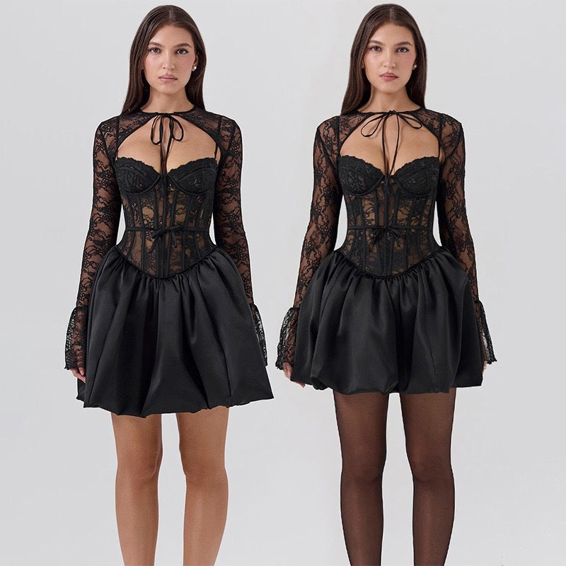 Damen Verspieltes Spitzenkleid mit großflächigen Rüschendetails und taillierter Silhouette Echo Archiv