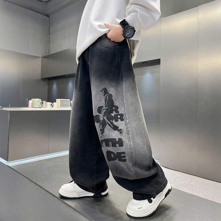 Herren weit geschnittene Denim-Hose mit stylischem Grafikdruck Echo Archiv