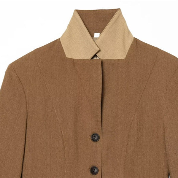 Damen Taillierte Woll-Reitjacke mit Stehkragen und Pattentaschen Echo Archiv