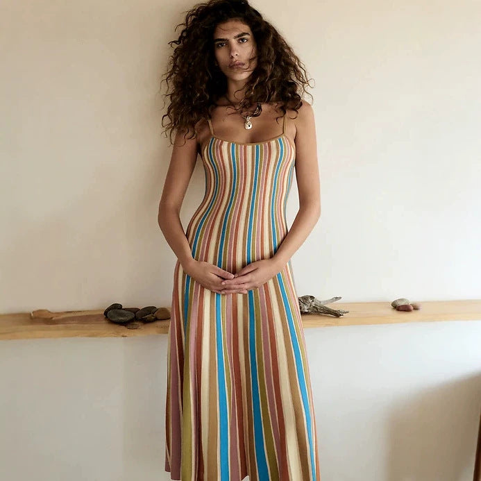 Damen nan elegantes Maxikleid im Unterkleid-Stil mit Spaghettiträgern, tailliertem Schnitt und weitem Saum Echo Archiv