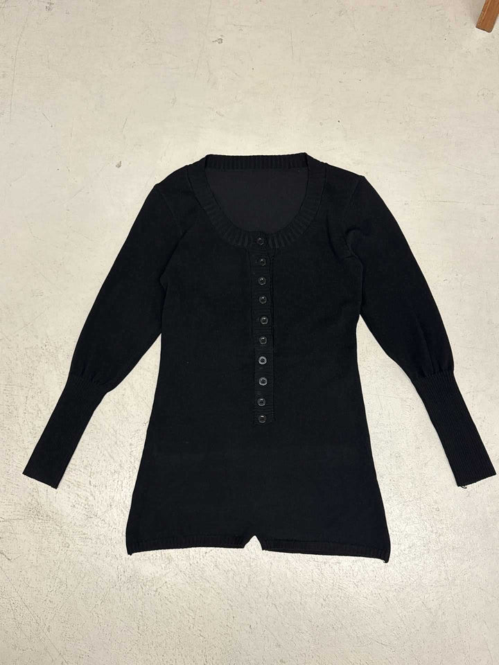 Damen nan figurbetontes Feinstrick-Minikleid mit durchgehender Knopfleiste, U-Boot-Ausschnitt und verlängerten Rippbündchen Echo Archiv