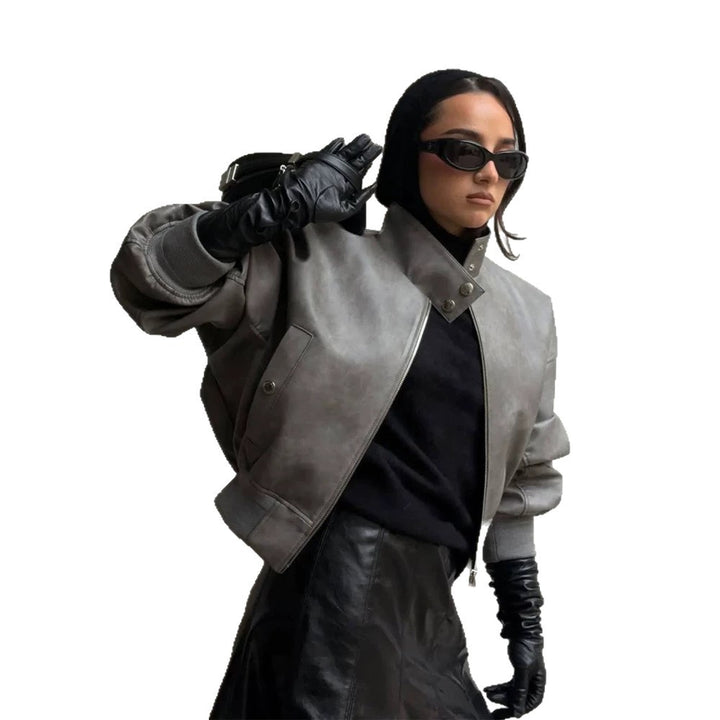 Damen Kurzer Oversize‑Lederimitat‑Bomber mit hohem Stehkragen und Druckknopfdetails Echoarchiv