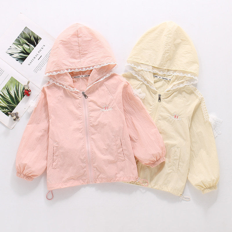 Damen nan leichte Kapuzenjacke mit Spitzenbesatz und niedlicher Stickerei Echo Archiv