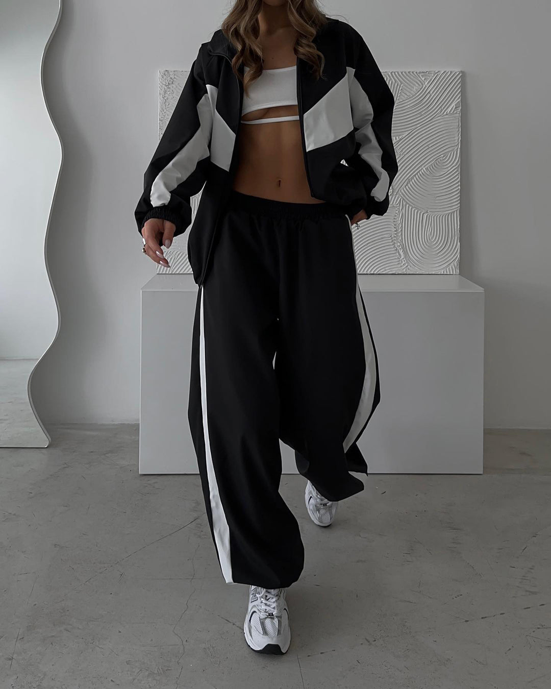 Damen nan sportives Trainingsanzug-Set mit Windbreaker-Jacke und weitem Hosenbein Echo Archiv