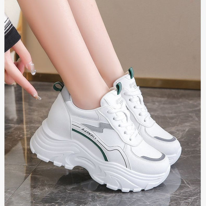 Damen Sportliche Sneakers mit dämpfender Profilsohle und atmungsaktive Obermaterialstruktur Echo Archiv