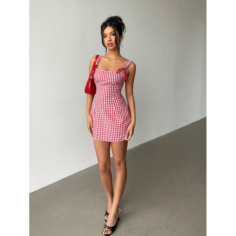 Damen Minikleid mit schickem V-Ausschnitt und dekorativem Rückenausschnitt Echo Archiv