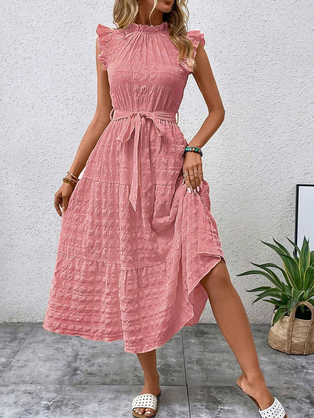 Damen Midikleid mit Stehkragen, Rüschenärmeln und Taillengürtel Echo Archiv