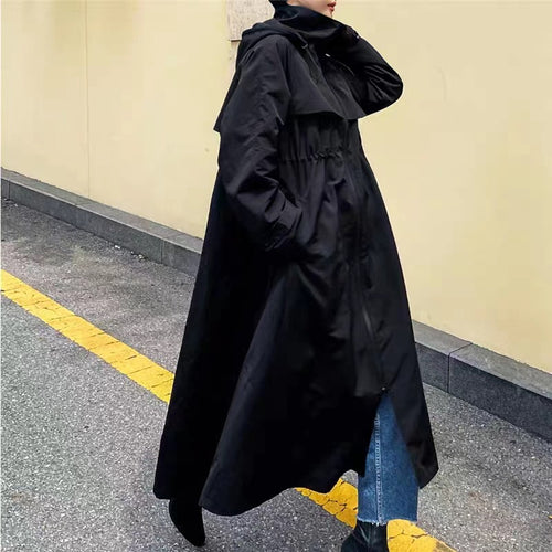 Damen Langer Oversize-Dustercoat mit Cape‑Passe, Tunnelzug‑Taillierung und hohem Stehkragen – Montévia