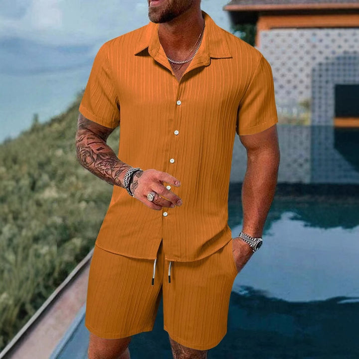 Herren Kurzarm Hemd und Shorts im Streifenlook Echoarchiv