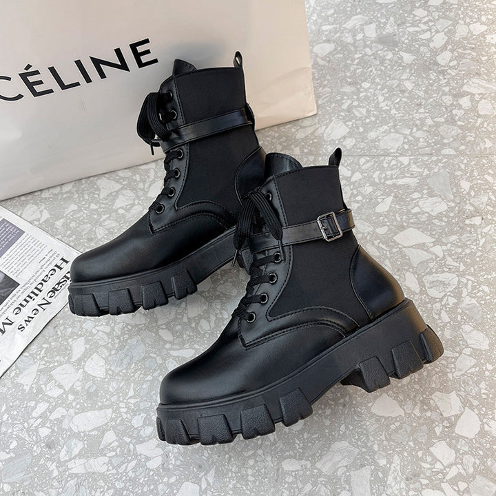 Damen Chunky‑Lug Ankleboots mit patentiertem Lackoberteil, Schnürung und verstellbarem Schnallenriemen Echo Archiv