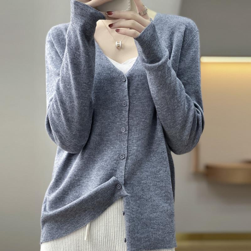 Damen Leichter V‑Ausschnitt‑Cardigan mit kastiger Silhouette und Kaschmir‑Optik Echoarchiv