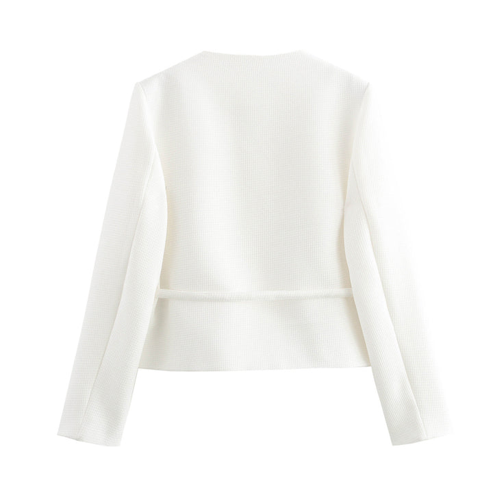 Damen strukturierte Kurzjacke mit Rundhalsausschnitt Holzknopf‑Leiste und taillierendem Bindegürtel – Célinea