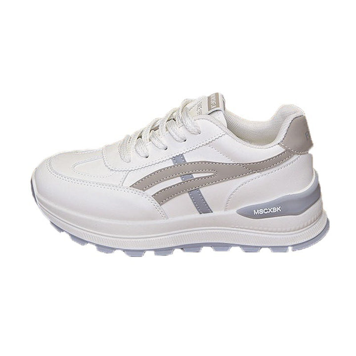 Damen Voluminöse Plateausneaker mit rutschfester Gummiprofilsohle und seitlichen Zierstreifen – Névara