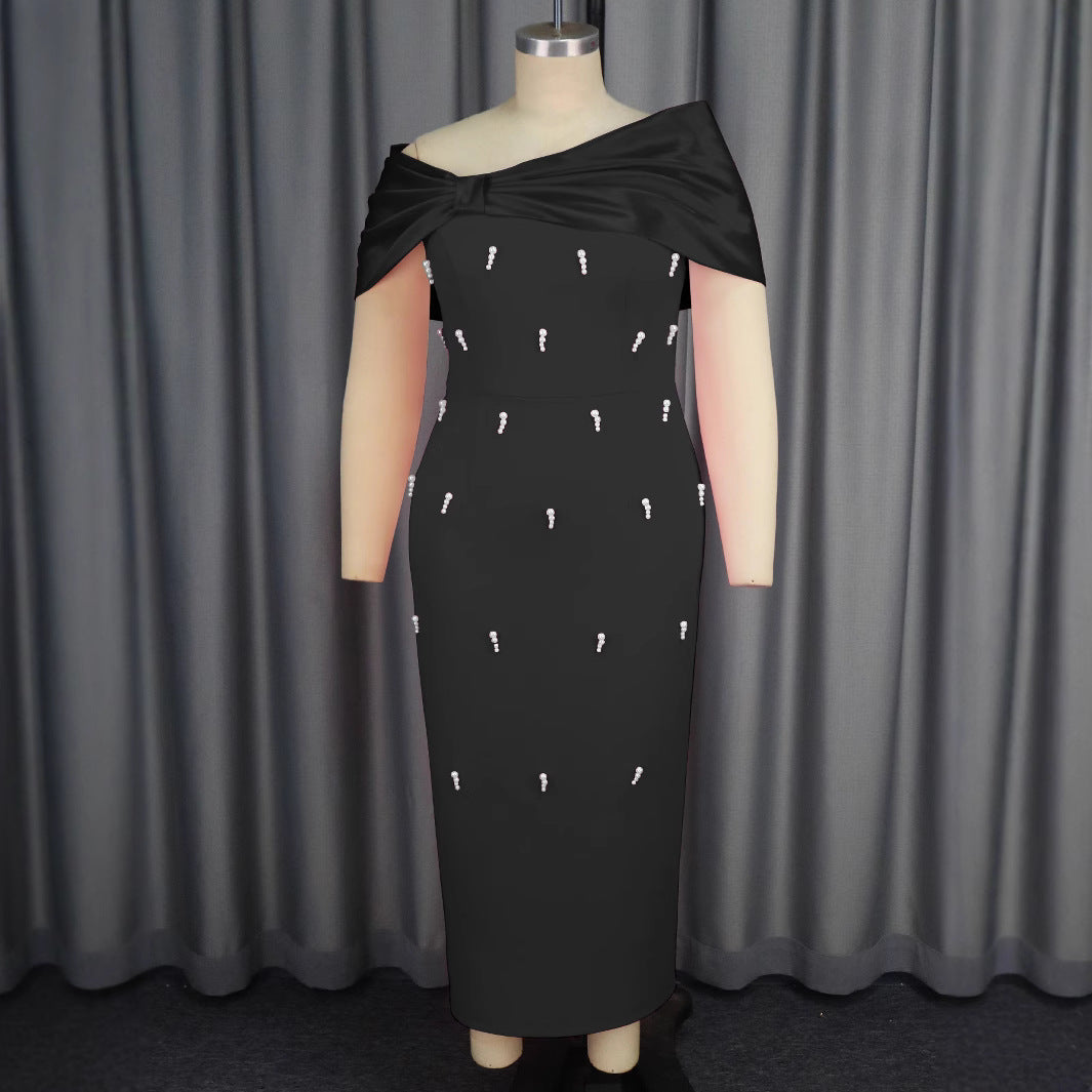 Damen Abendkleid mit schickem Oberteil und funkelnden Applikationen Echo Archiv