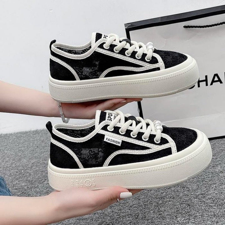 Damen Sportliche Sneakers mit modischem Design und stylischen Akzenten Echo Archiv