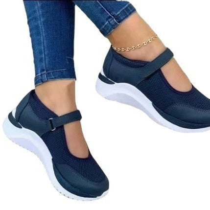 Damen Atmungsaktive Mary-Jane Sneaker mit Klettverschluss und Keilsohle – Névara