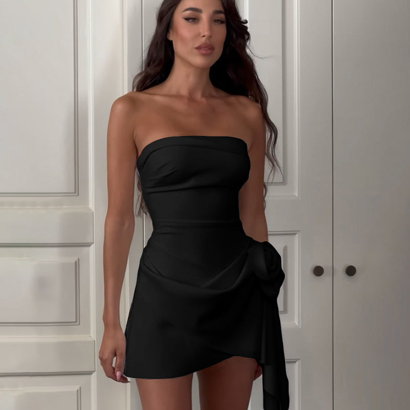 Damen Wickelkleid mit trägerlosem Design und dekorativem Blumen-Detail Echo Archiv