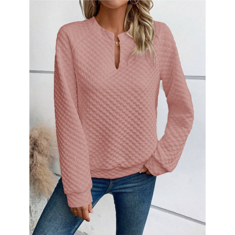 Damen Gestepptes Sweatshirt mit Schlitzkragen, Rautenstruktur und Raglanärmeln – Mavelle