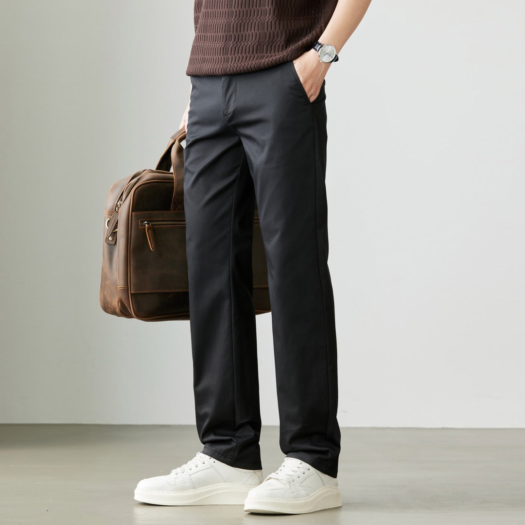 Herren Konische Chinohose mit seitlichen Taillenverstellern & schlanker Bundfalte Echoarchiv