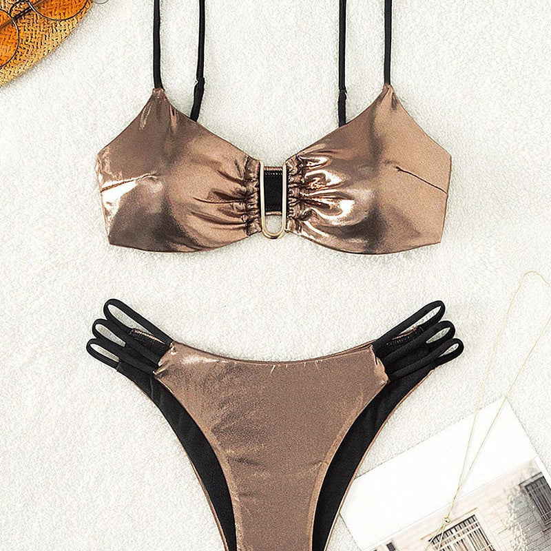 Damen Bikini mit elegantem Schnitt und modischen Trägerdetails Echo Archiv