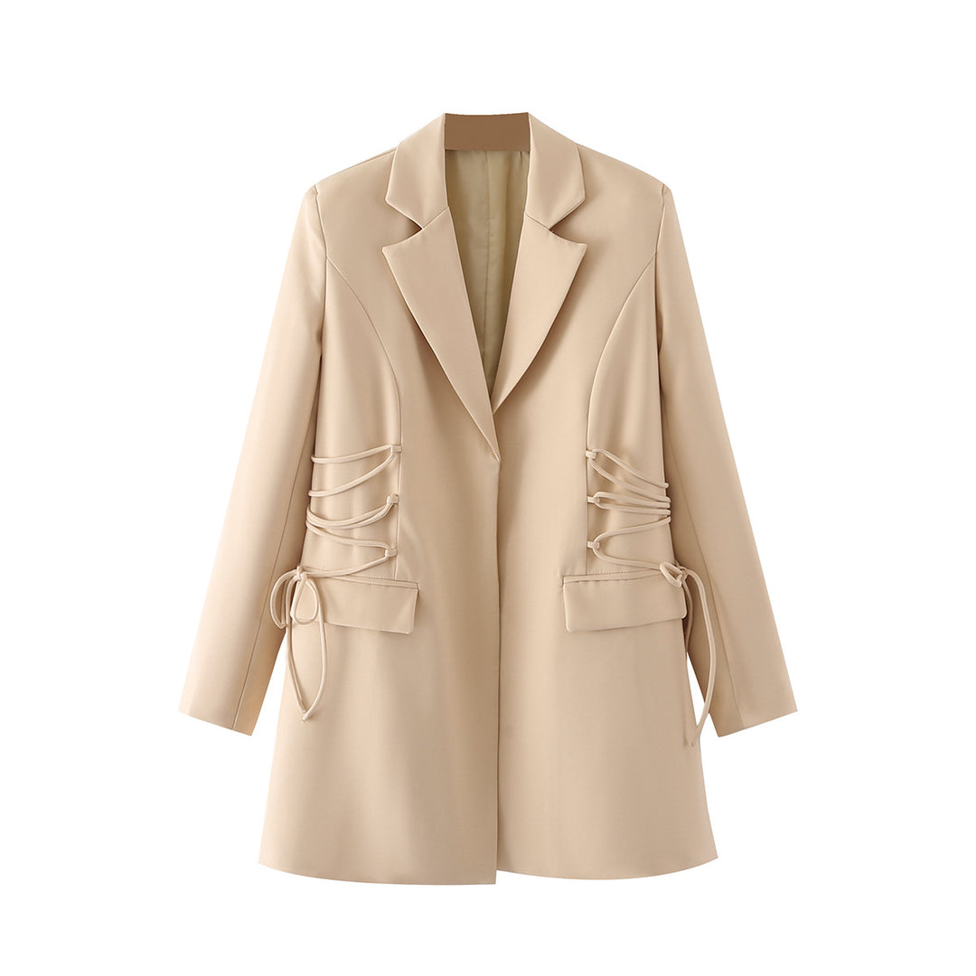 Damen taillierter Longblazer mit seitlicher Schnürung und Pattentaschen – Célinea