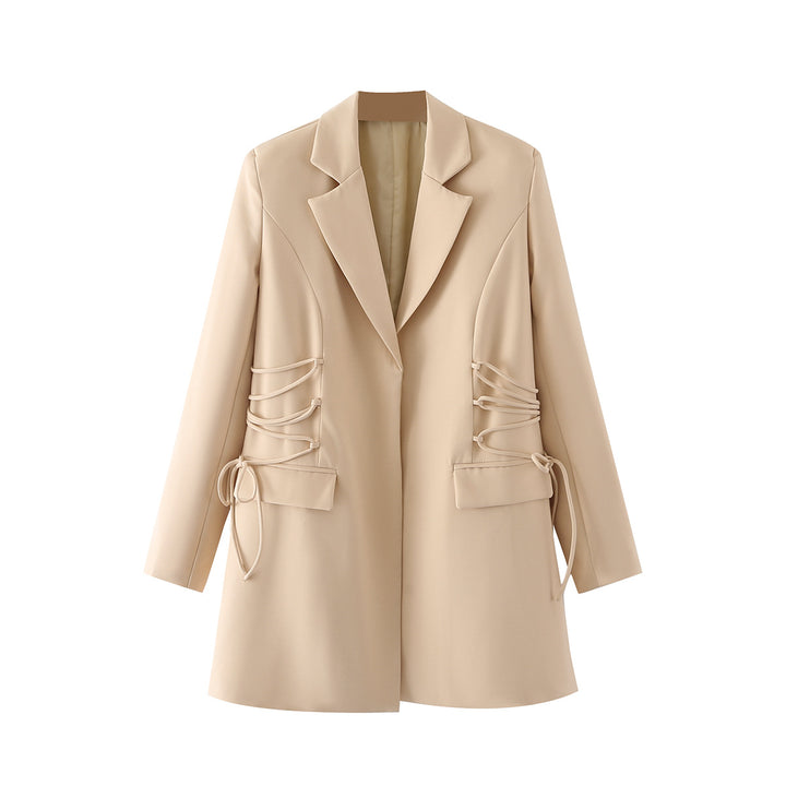 Damen taillierter Longblazer mit seitlicher Schnürung und Pattentaschen – Célinea