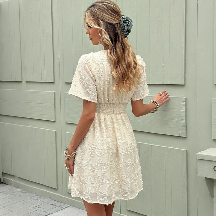 Damen Kurzärmeliges gerafftes V‑Ausschnitt Sommerkleid mit Taillenraffung Echoarchiv