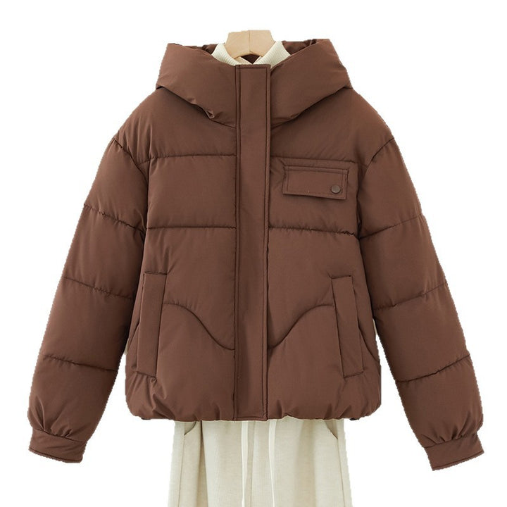 Damen kurzes wattiertes Kapuzenblouson mit verdeckter Frontblende, Brustpattentasche und verstellbarem Kordelsaum – Célinea