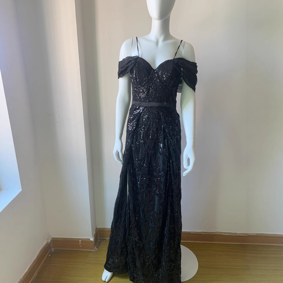 Damen Glamouröses Abendkleid mit funkelnden Applikationen Echo Archiv