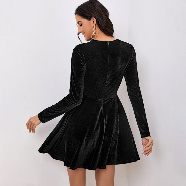 Damen Samtkleid mit taillengürtel, ausgestelltem Rock und figurformender Oberteil – Élara