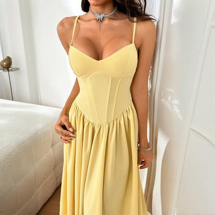 Damen elegantes Maxikleid mit taillierter Silhouette und feinen Trägern Echo Archiv