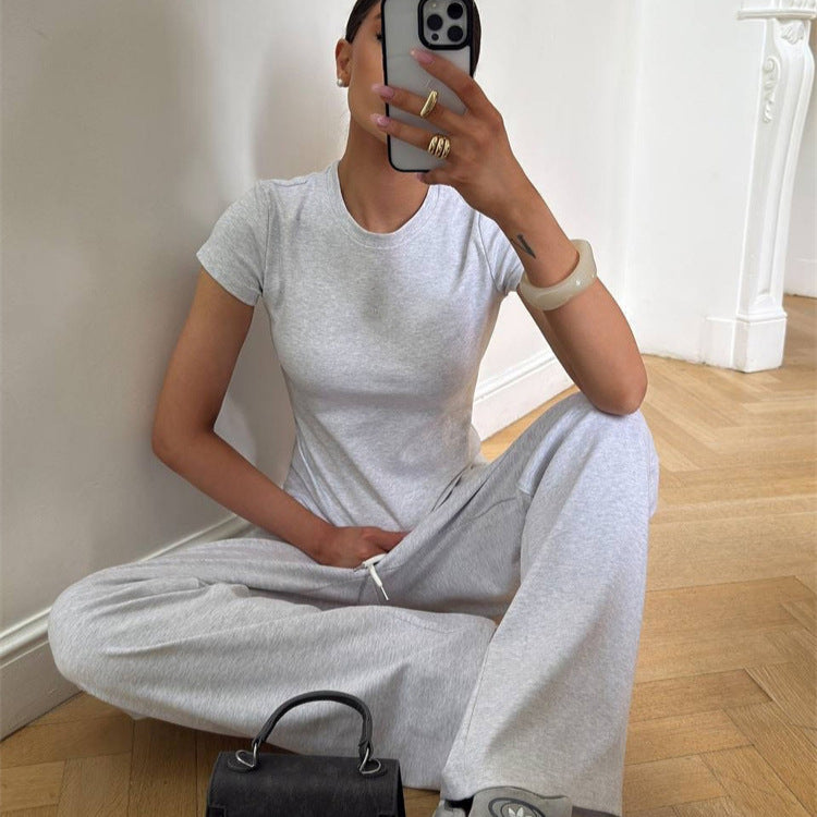 Damen figurnahes Kurzarm-Rippshirt und elastische High-Waist-Loungehose Set – Élanora