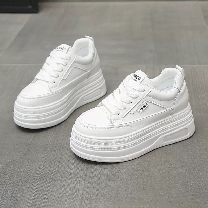 Damen Plateau Sneakers mit ergonomischer Sohle und modischem Design Echo Archiv