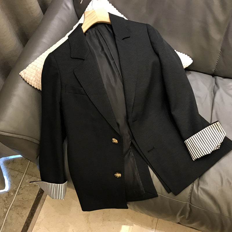 Damen Eleganter Blazer mit kontrastierenden Ärmelaufschlägen Echoarchiv