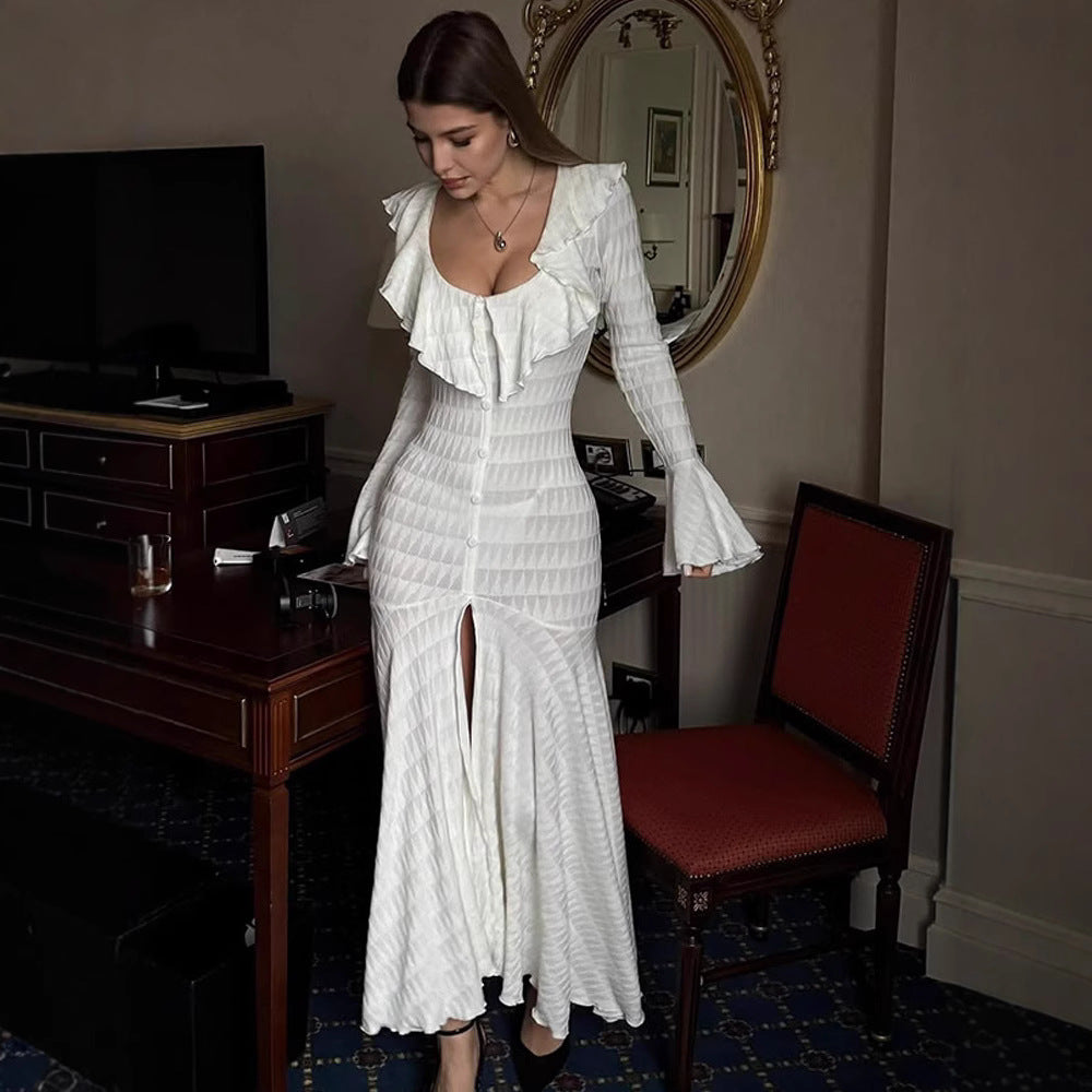 Damen Figurbetontes Maxikleid mit Volant‑Ausschnitt, Glockenärmeln und Schlitz Echoarchiv