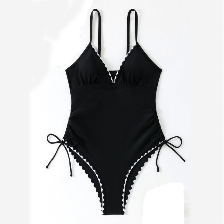 Damen Eleganter und femininer Badeanzug mit verstellbaren Trägern Echo Archiv