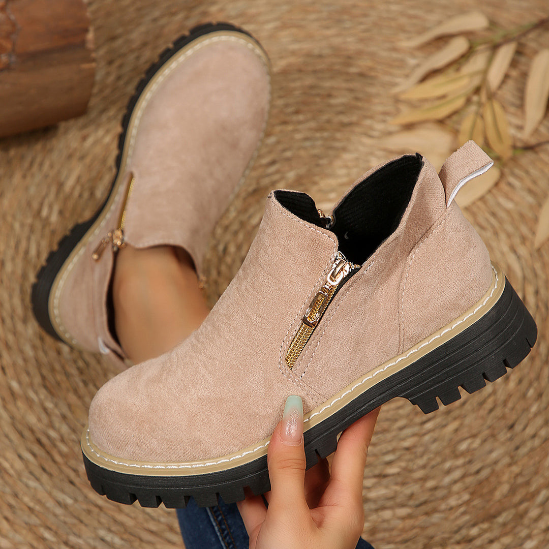 Damen Kurzschaft-Stiefelette aus Veloursoptik mit robust profilierter Sohle und seitlichem Reißverschluss – Varelle