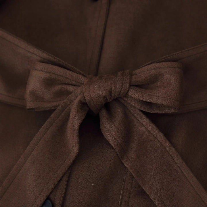 Damen taillierte Taillengürtel-Blazerjacke aus Veloursimitat mit Pattentaschen – Valéne
