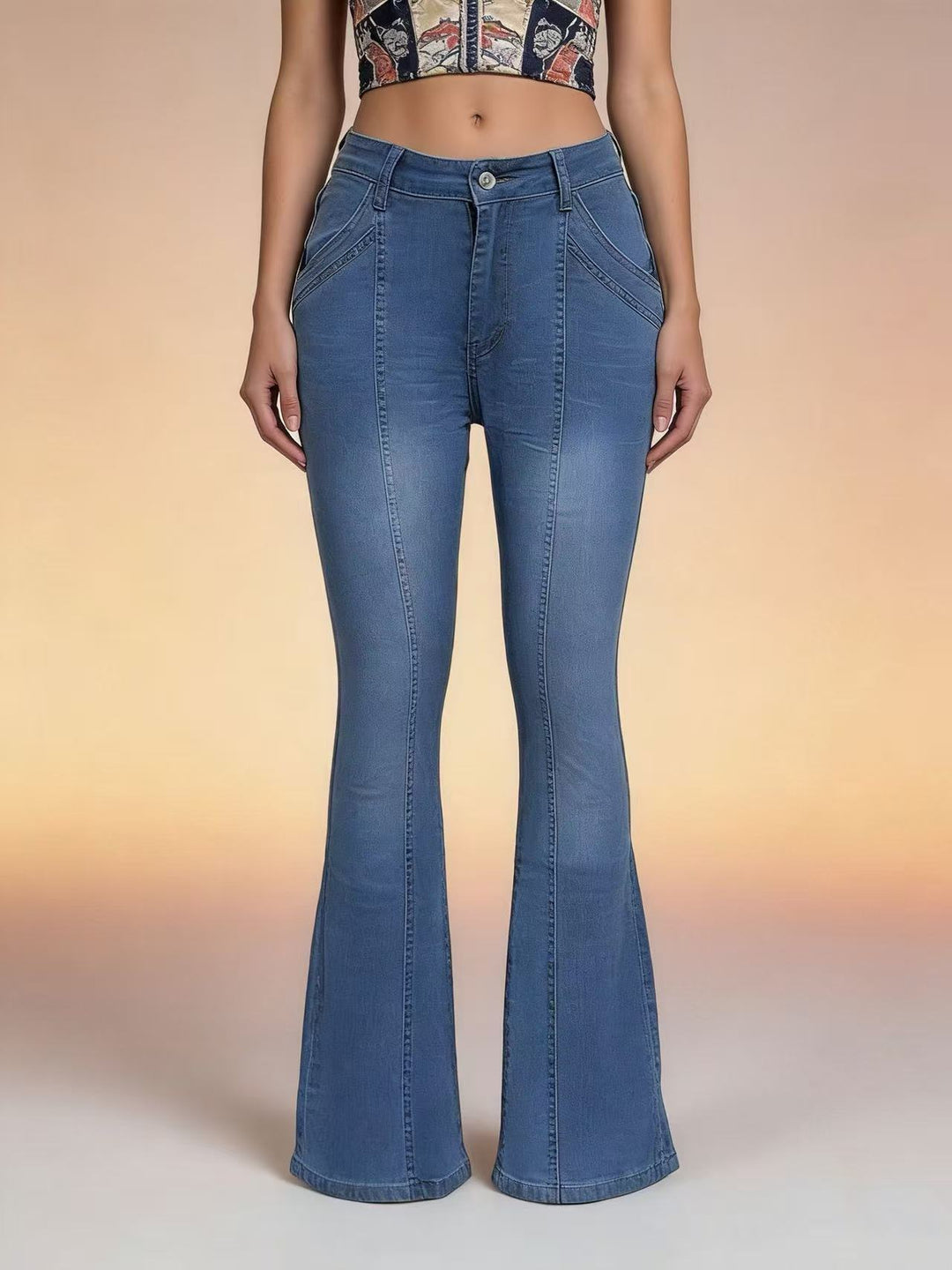 Damen nan hochgeschnittene taillierte Flared-Jeans mit mittiger Nahtführung und figurformender Hüftpartie Echo Archiv