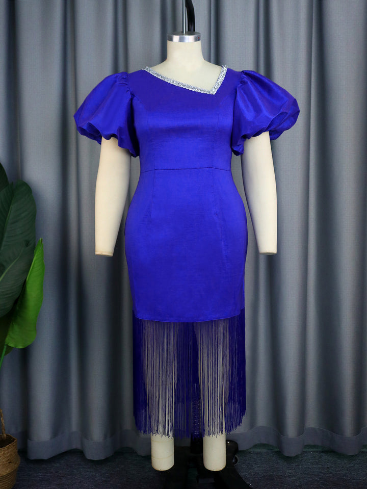 Damen figurbetontes Kleid mit voluminösen Puffärmeln und Fransen Echo Archiv