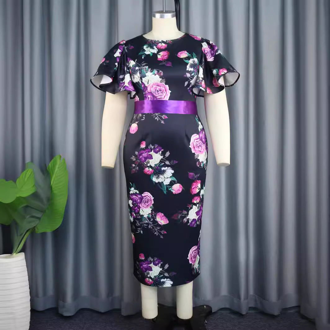 Damen figurbetontes Kleid mit floralen Akzenten Echo Archiv