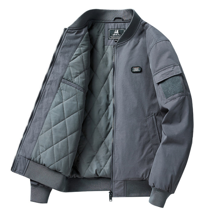 Herren klassische Bomberjacke im Pilotenstil mit Ärmel‑Utilitytasche und geripptem Saum – Brevano