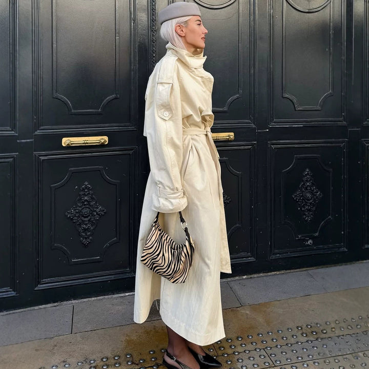 Damen langer leichter Trenchcoat mit weitem Schalkragen und überschnittener Schulter Echoarchiv